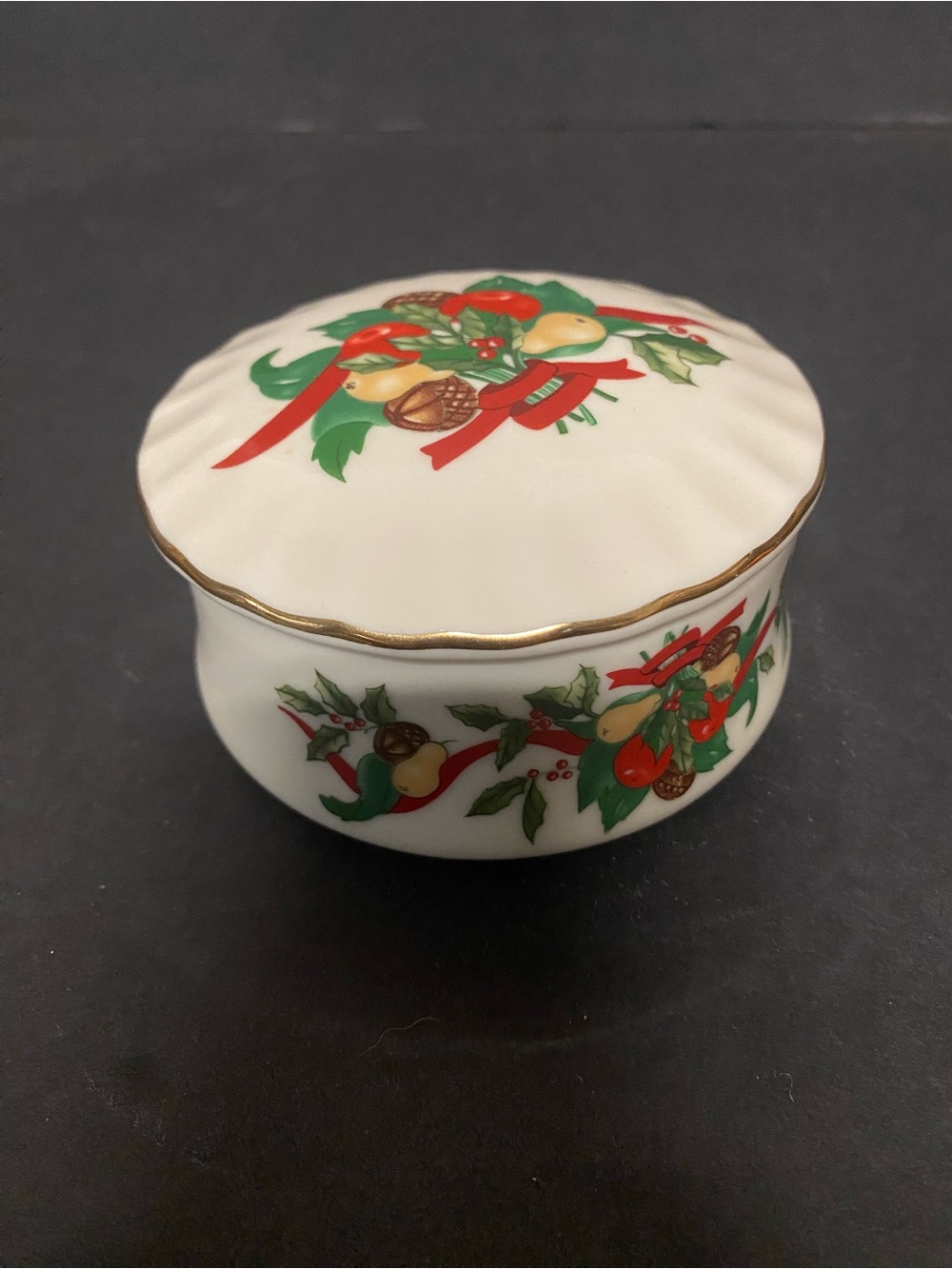 Vintage Heritage House fine porcelain trinket box , music box